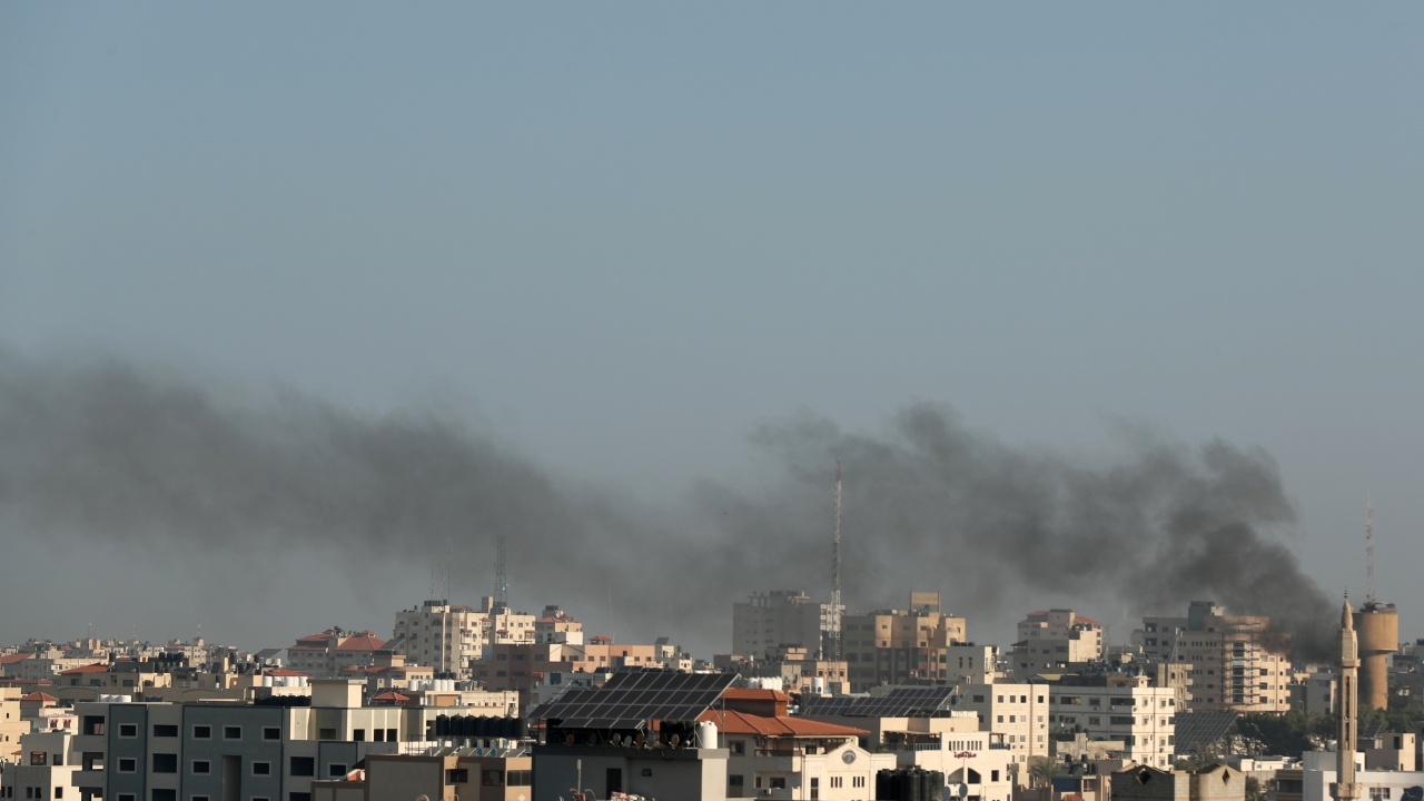 Gazze`ye ticari mal girişinden sorumlu Raid Futuh ise İsrail`in Kerm Ebu Salim Sınır Kapısı`nın kapatıldığını Filistin tarafına bildirdiğini açıkladı.
