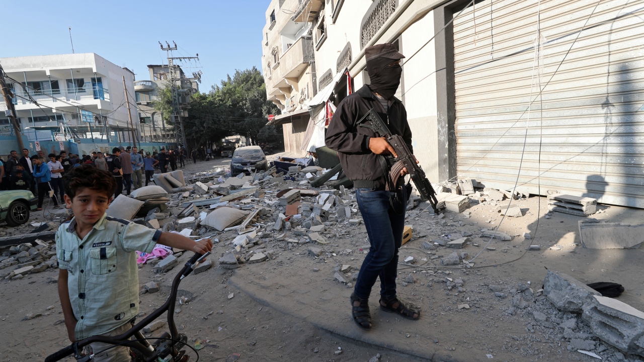 Öte yandan İsrail radyosunda yer alan habere göre de üst düzey İsrailli yöneticilere basına konuşmamaları uyarısı yapıldı.