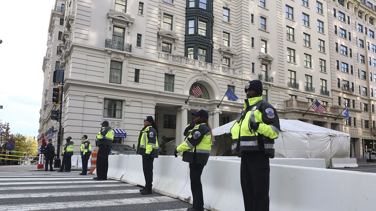 Türkiye Cumhurbaşkanı Recep Tayyip Erdoğan, ABD Başkanı Trump`ın daveti üzerine çalışma ziyareti gerçekleştirmek için özel uçak "TC-TRK" ile ABD`nin başkenti Washington`a geldi. 