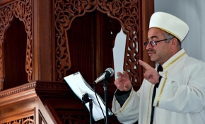 İmamdan işitme engelliler için işaret diliyle vaaz