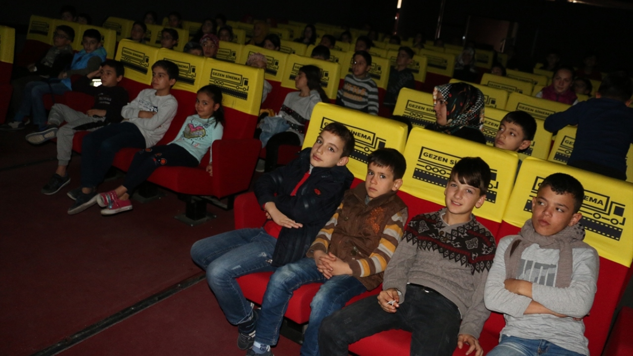 Kültür ve Turizm Bakanı Mehmet Nuri Ersoy`un 18 Eylül`de Ankara`dan uğurladığı tır, Ağrı, Van, Bitlis, Muş ve Bingöl`ün ardından Siirt`e ulaştı.