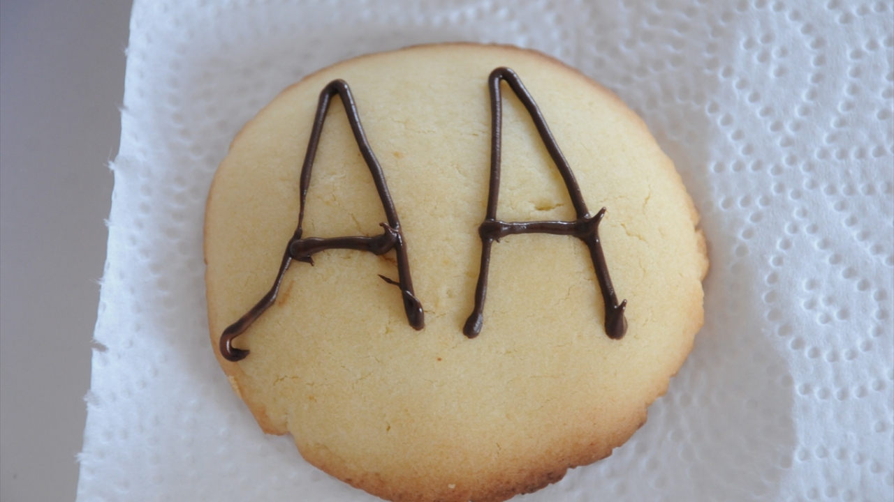 Velilerle işbirliğiyle çocukların hem güzel bir şekilde beslendiğini hem de okuma yazmayı öğrendiğini belirten Paşaoğlu, uygulamdan öğrencilerin de mutlu olduğunu kaydetti. 