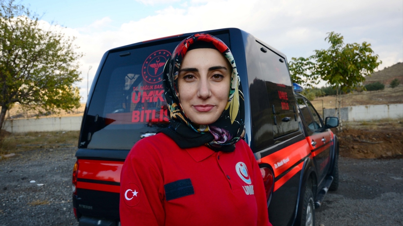 UMKE gönüllüsü Şemsi Bilen, 3 yıldan bu yana da UMKE`de gönüllü olarak çalıştığını söyledi.