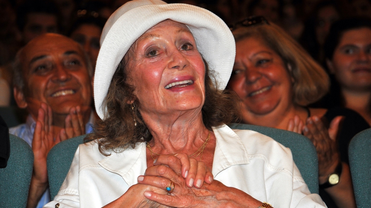 Kenter, 3 Ağustos 2010`da Muğla`da düzenlenen "Altın Kariyer Söyleşiler Dizisi" etkinliklerine katıldı. (Arşiv)