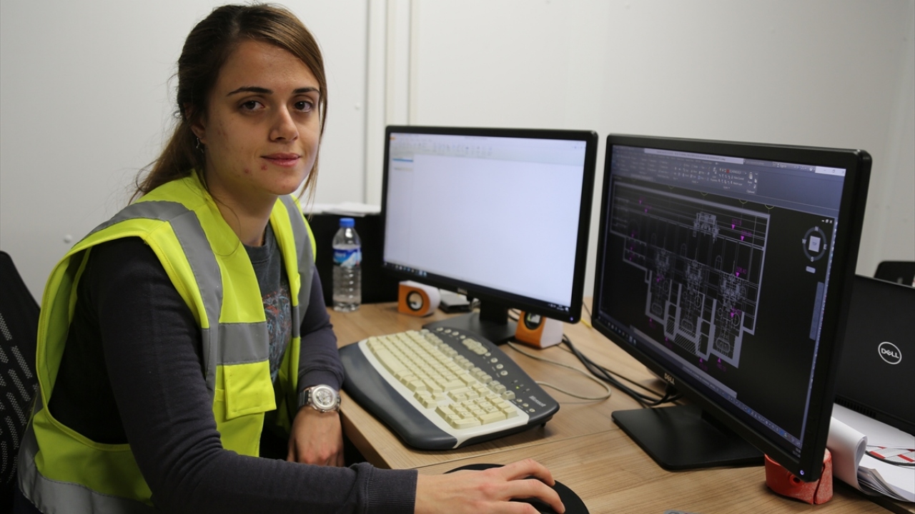 Akkaya, kadın mühendis olarak çalışmanın zorlukları olduğunu ancak yaptıkları her işte "Belli ki kadın eli değmiş." dedirtmek için çaba sarf ettiklerini anlattı.