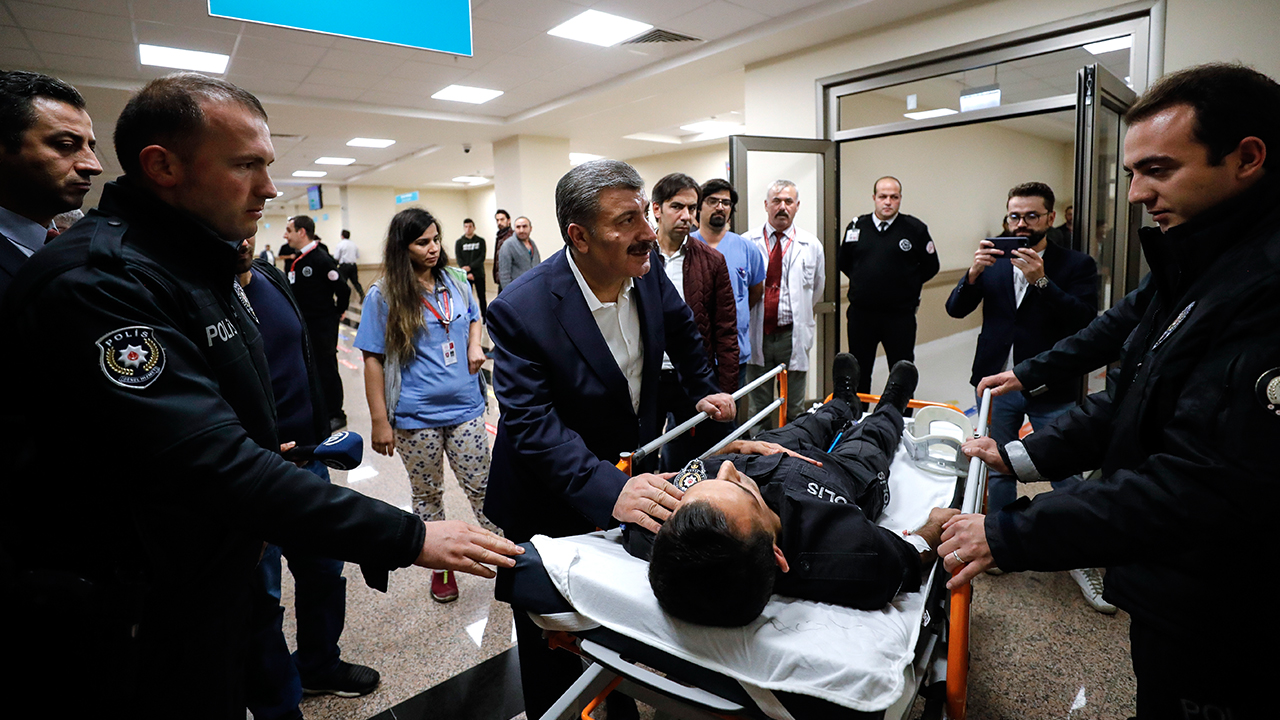 Sağlık Bakanı Fahrettin Koca, yasal düzenlemelerden sonra acil servislerdeki şiddet olaylarının yüzde 15-16 gerilediğini kaydetti.