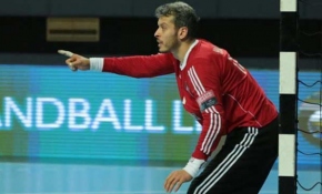 Asker selamı veren AEK oyuncusu Özmusul'un sözleşmesi feshedildi