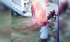 Ateşe atılan konserve bomba gibi patladı