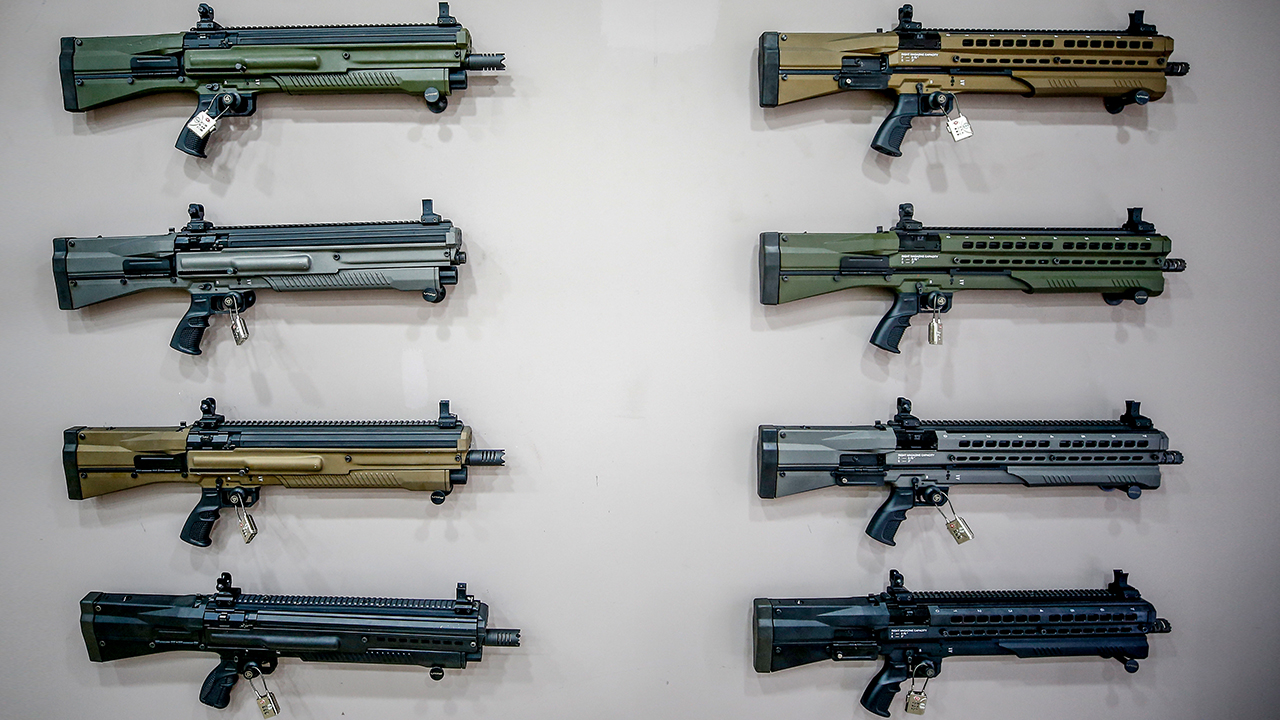 Organize Sanayi Bölgesinde yer alan fabrikada üretimi yapılan silahlar, Amerika`dan Kanada`ya, Rusya`dan Umman`a kadar 35 ülkeye ihraç ediliyor.