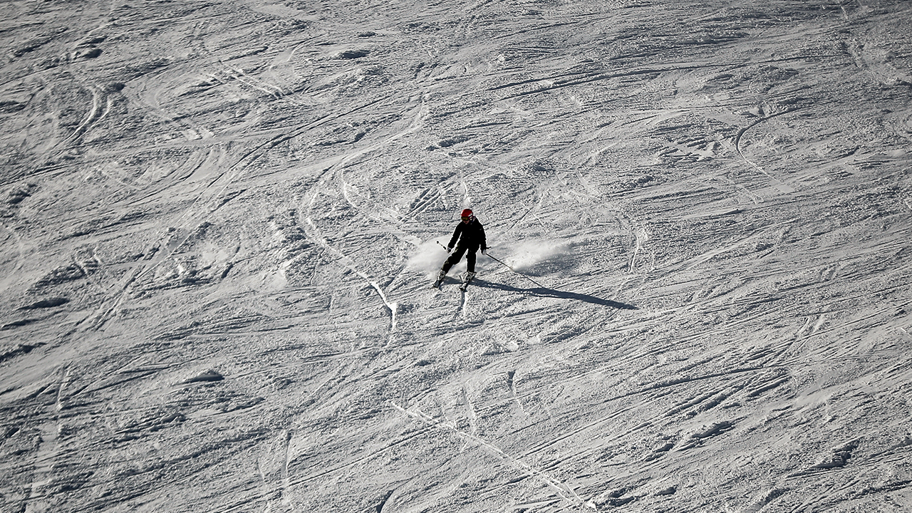 Avrupa`nın altıncı en küçük yüz ölçümüne sahip ülkesi Andorra, vergisiz alışveriş cenneti olarak öne çıksa da artık kayak merkezleriyle de adını duyurmak istiyor.