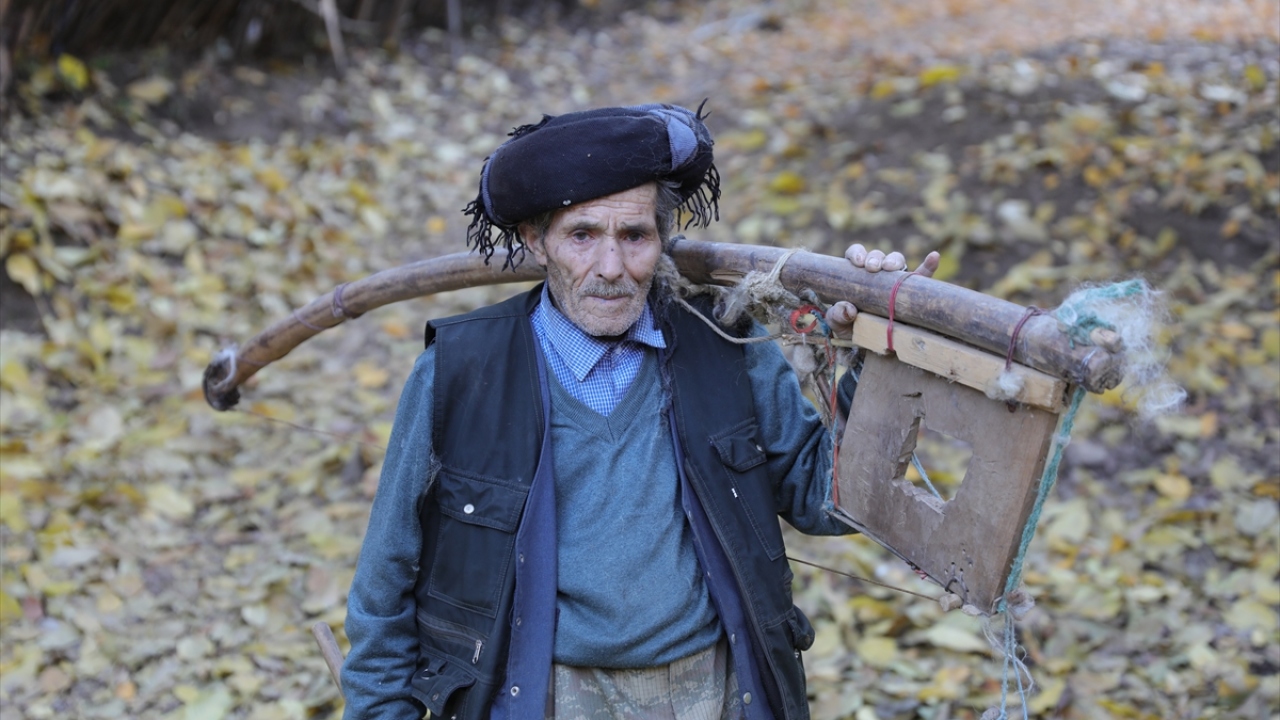 Baktimur, "Keşke bu mesleğe gönül verenler olsaydı, onları yetiştirseydik. Atalarımızdan kalan bu kültür yok olup gidecek." ifadelerini kullandı.