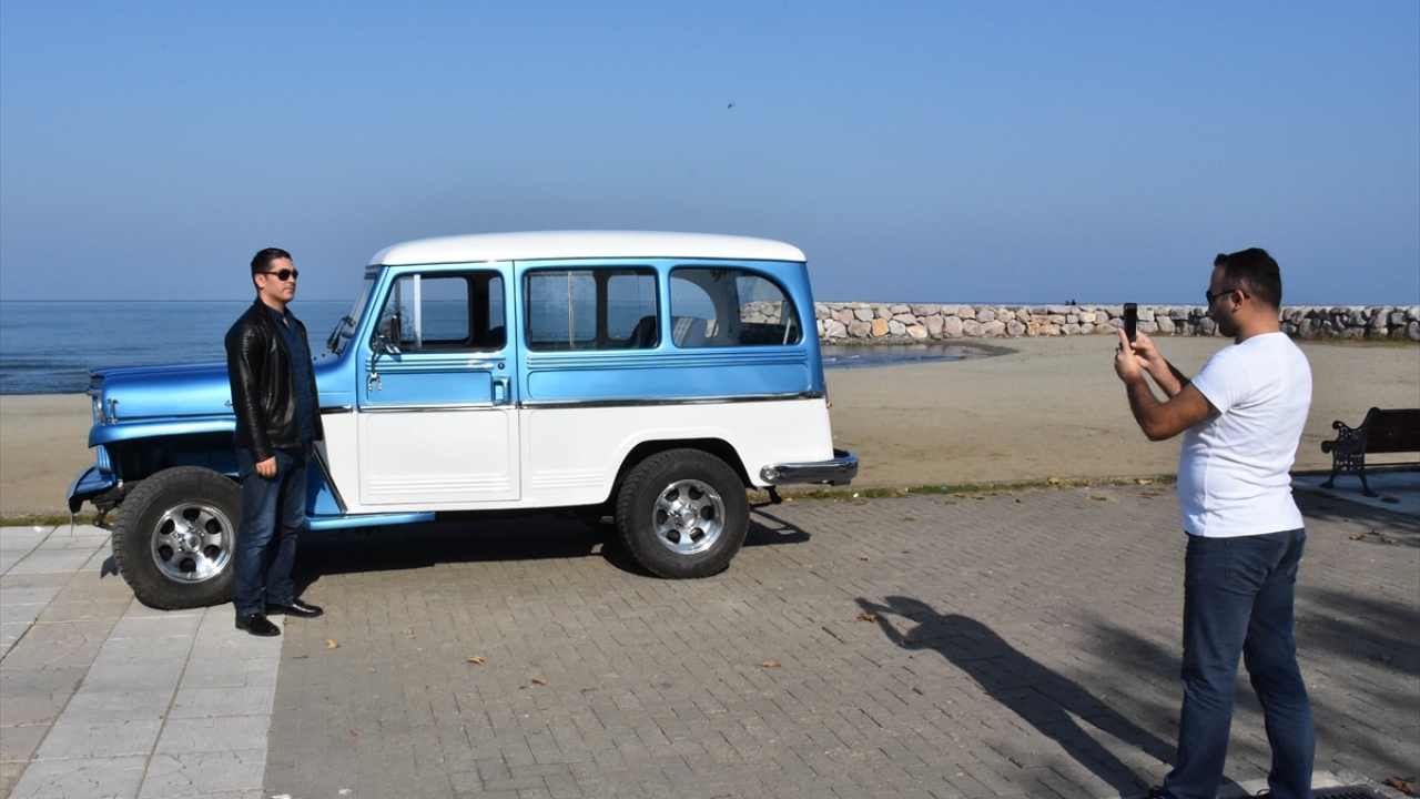 Memur olan Recep Ödemiş, yaptığı açıklamada, antika merakının 30 sene öncesinde rahmetli dedesinden kalan nacağı muhafaza etmesiyle başladığını söyledi.
