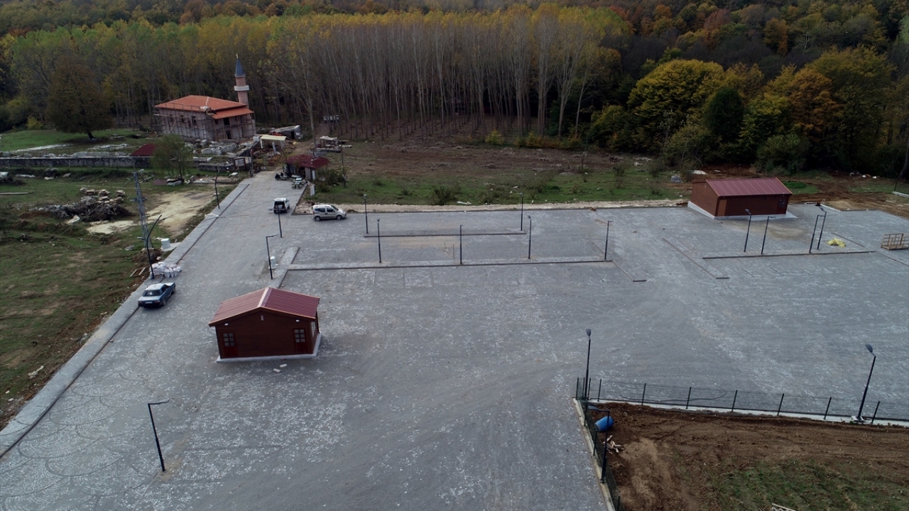 Bilgin, 1400`lü yıllarda inşa edilen ve bölgedeki döküm işlemlerinin sona ermesinin ardından yıkılmaya yüz tutan Dökümhane Camisi`nin aslına uygun restore edilmesinde emeği geçenlere teşekkür etti.