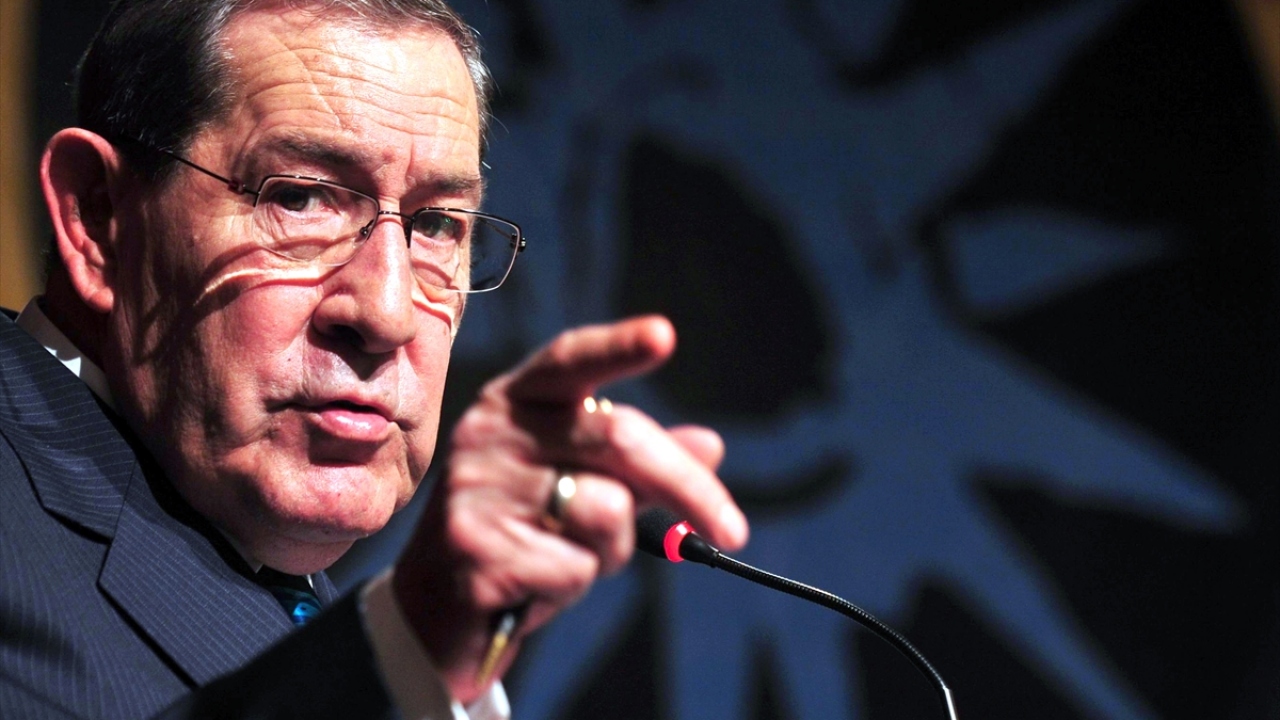 Büyükanıt, 4 Mart 2009`da Beykent Üniversitesinde düzenlenen konferansta konuşma yaptı. (Arşiv)