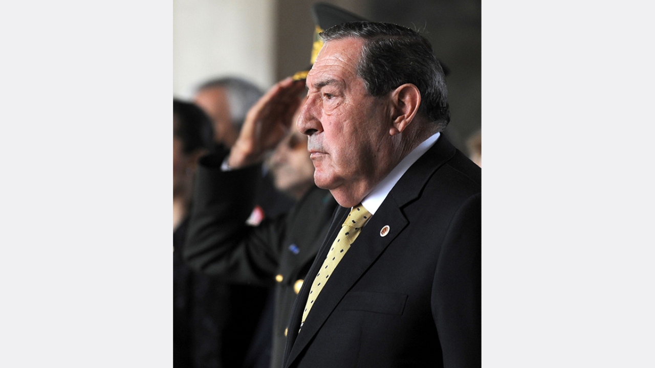 Büyükanıt, 14 Mayıs 2011`de Anıtkabir`i ziyaret etti. (Arşiv)