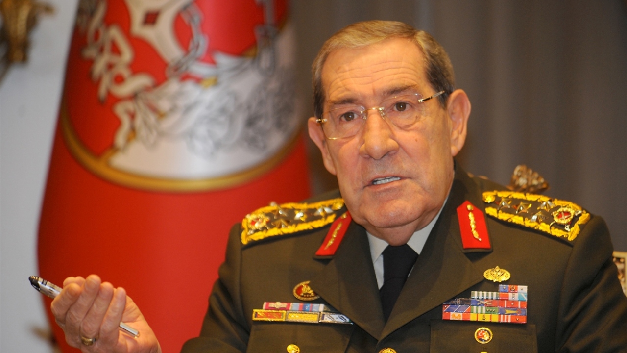 Büyükanıt, 30 Ocak 2008`de düzenlenen basın toplantısında konuştu. (Arşiv)