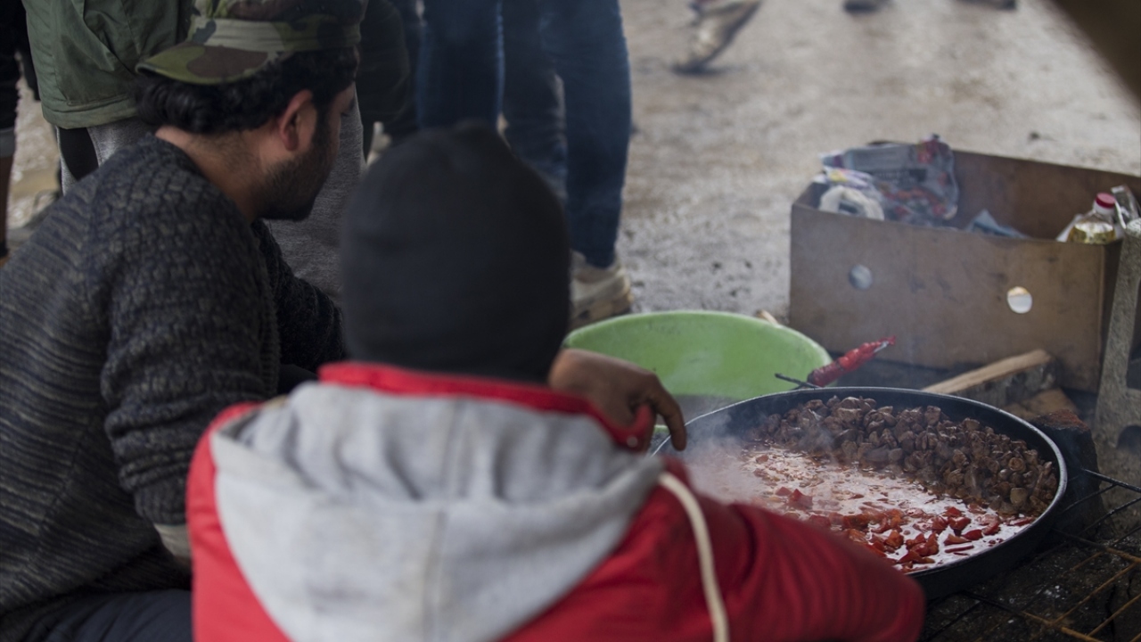 Günde iki öğün yemek veriliyor