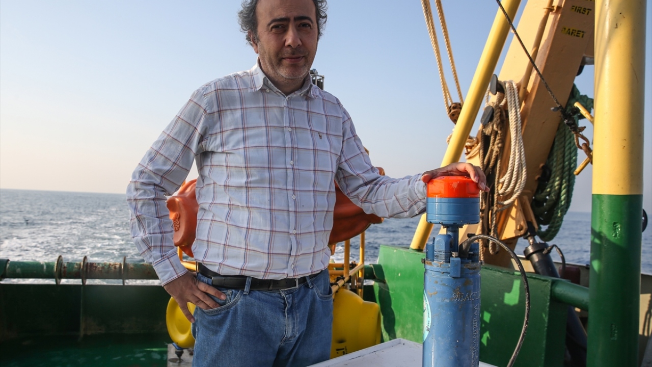 Prof. Dr Sinan Özeren de denizin içinde gerçekleşen depremler ile su kütlesi arasındaki ilişkileri incelemeye çalıştıklarını söyledi.