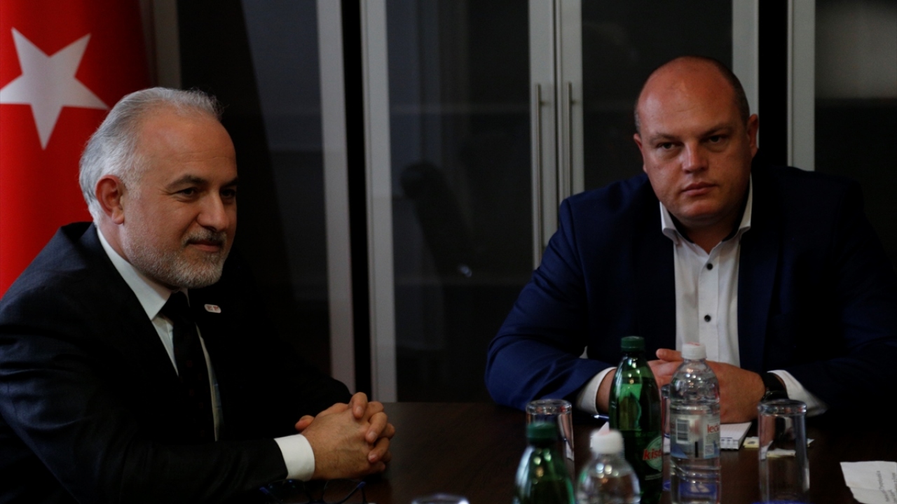 Ruznic, toplantıda Bosna Hersek`teki göçmen krizi hakkında Kınık`a detaylı bilgiler verdiklerini belirterek Una-Sana Kantonu`ndaki krizin bir an önce çözülmesi gerektiğini vurguladı.