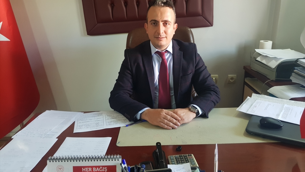 Manisa`nın Soma İlçe Sağlık Müdürü Dr. Fatih Güven, yaptığı açıklamada, ilçede sağlık kuruluşlarına sadece bir haftada 16, Eylül ayından bu yana ise 27 mantar zehirlenmesi başvurusu yapıldığını belirtti.