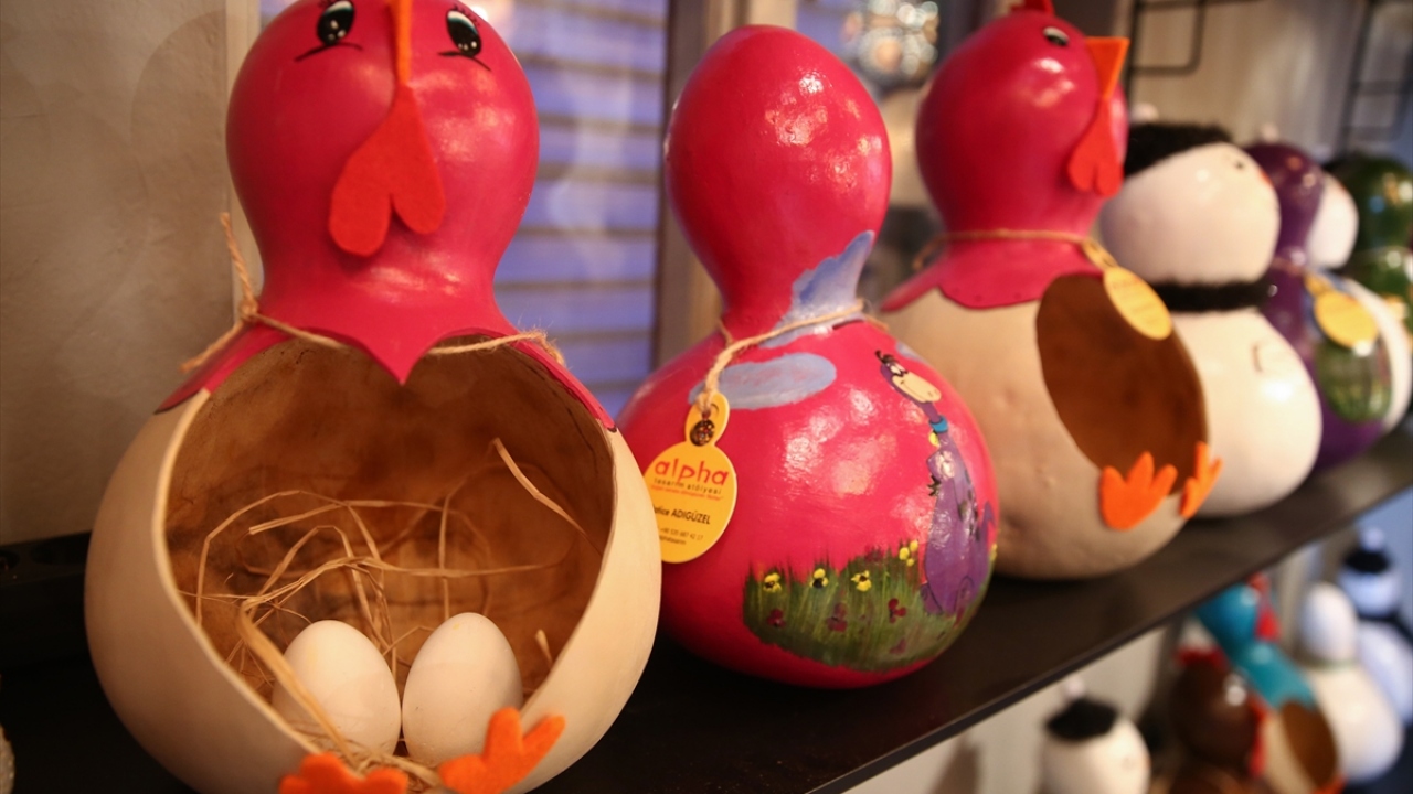 Adıgüzel, seri üretime geçtiği ürünlerine yurt dışı pazarı da araştırarak Avrupa başta olmak üzere diğer ülkelerden gelen talepleri karşılamaya başladı.