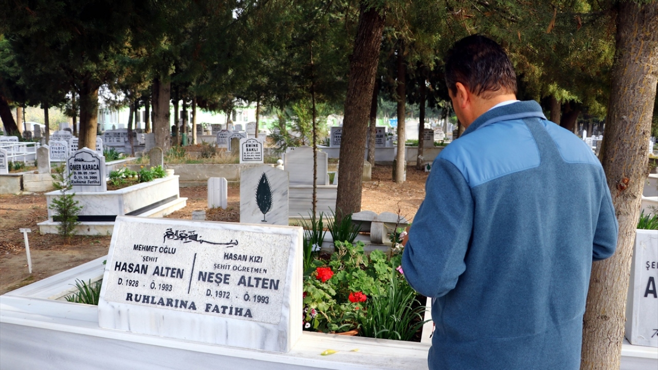 Alten, "Kızım şehit edileli 26 sene oldu. Bu sürede ülkemizde çok şehit verdik. Ben artık `kızım unutulur` diyordum. 26 senedir Allah`ıma şükürler olsun kızım hiç unutulmadı. Kızıma ilgi daha da arttı. Okullara, sokağımıza ismi verildi." dedi. 