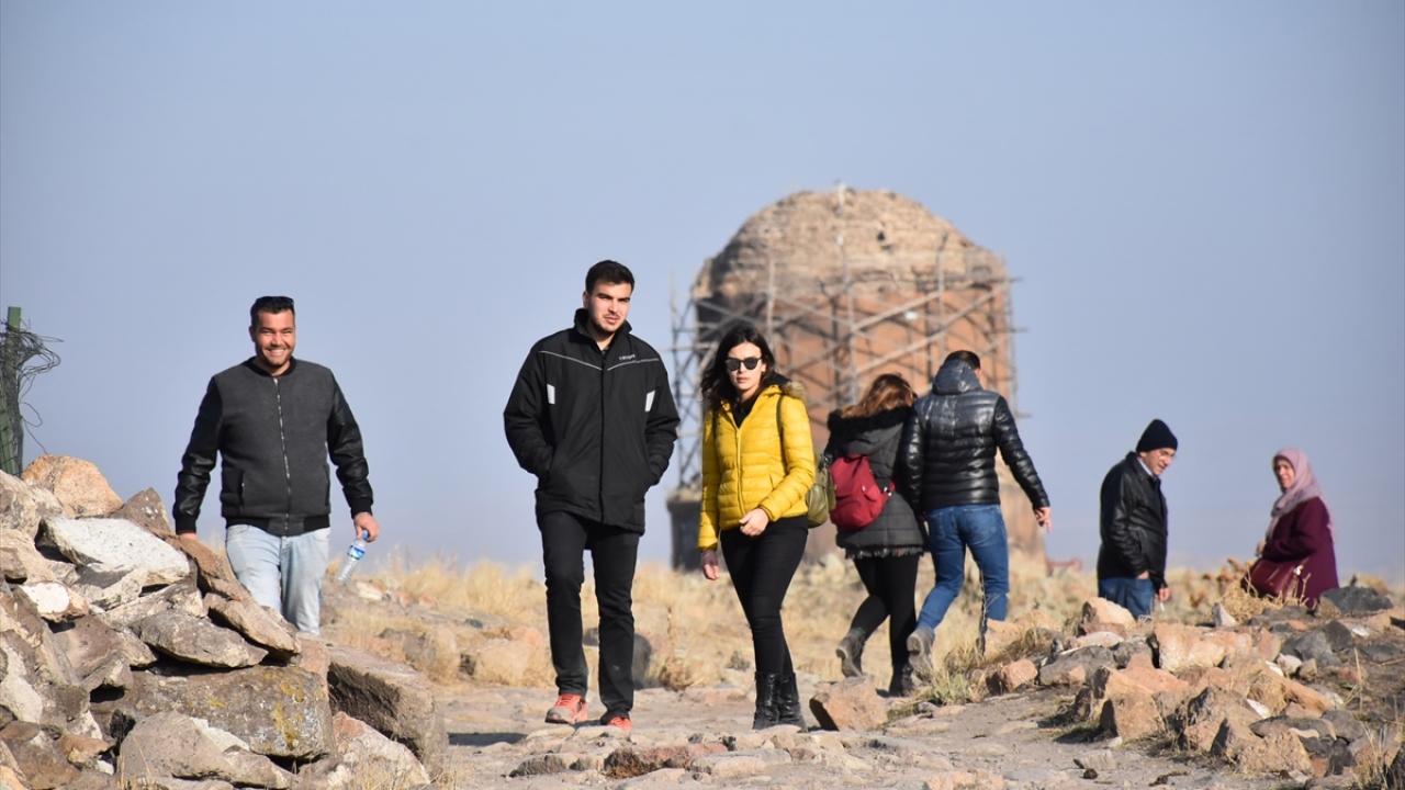 11. ve 12. yüzyıla ait İslam mimarisi eserlerini de bünyesinde barındıran antik şehir, 3 yıl önce UNESCO`nun Dünya Miras Listesi`ne dahil edildi.