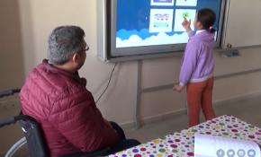 Engelli öğretmen azmiyle öğrencilerine ışık saçıyor