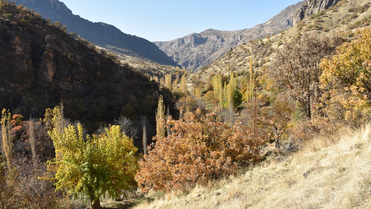 Hilal Belde Belediye Başkanı Cafer Benek, yaptığı açıklamada, eski yerleşkenin çok güzel bir yer olduğunu söyledi.