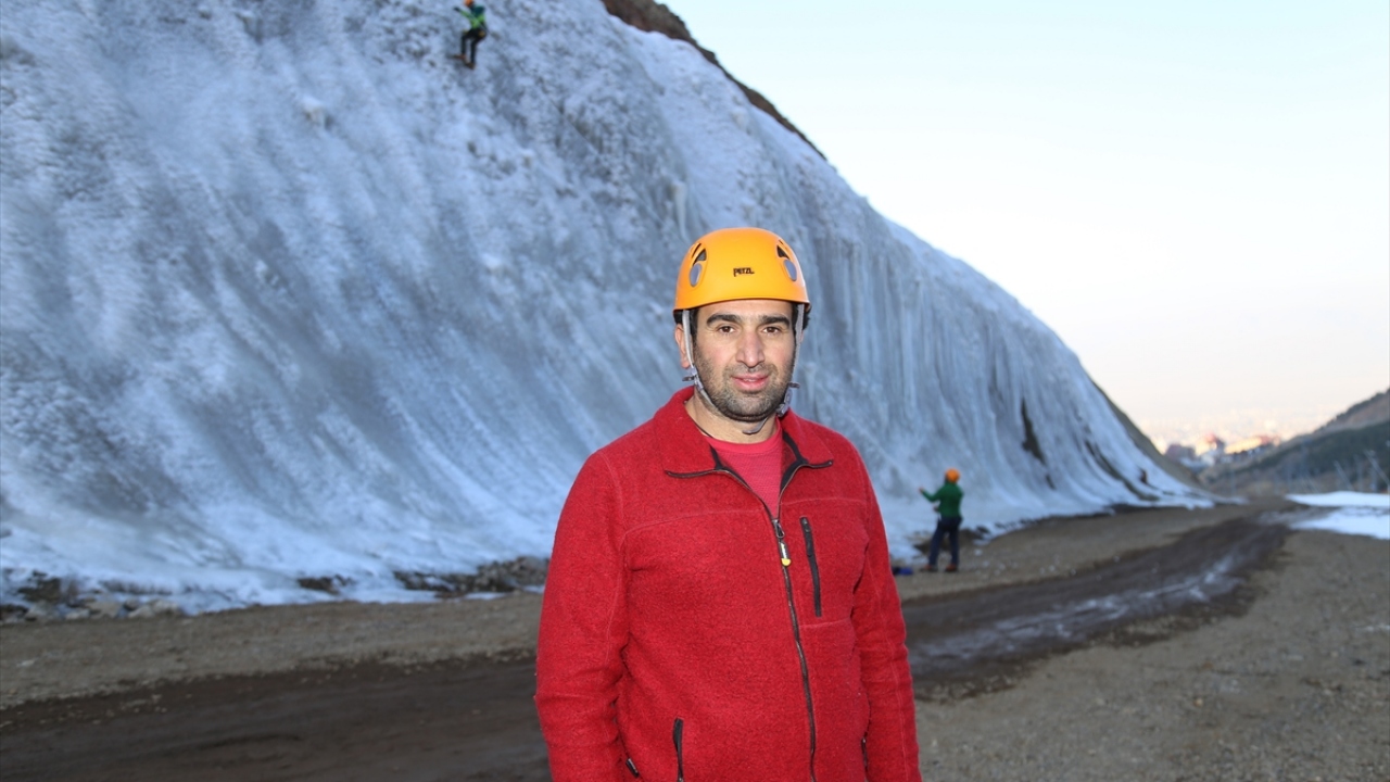 Alpin Doğa Sporları Kulübü Tekin, Palandöken Dağı`nın 2300 rakımlı güney pistinin alt noktasına yetkililerce yüksek alandan piste taş düşmesini önlemek için yapılan beton kısmı buz parkına dönüştürdüklerini söyledi.