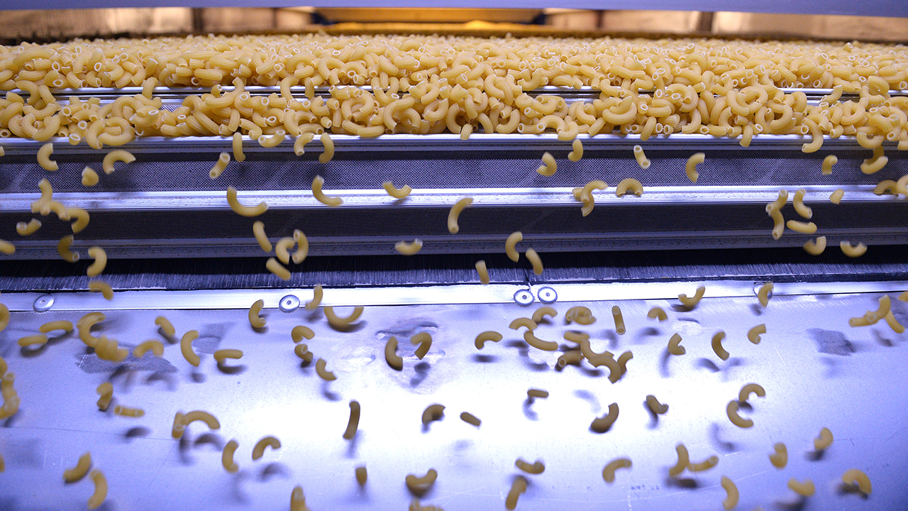 Türkiye Makarna Sanayicileri Derneği Yönetim Kurulu Başkanı Abdülkadir Külahçıoğlu, Türk makarna sektörünün hem teknolojik hem de ekonomik anlamda günden güne büyüdüğünü, dünyanın her noktasına ulaşmaya çalıştıklarını söyledi.