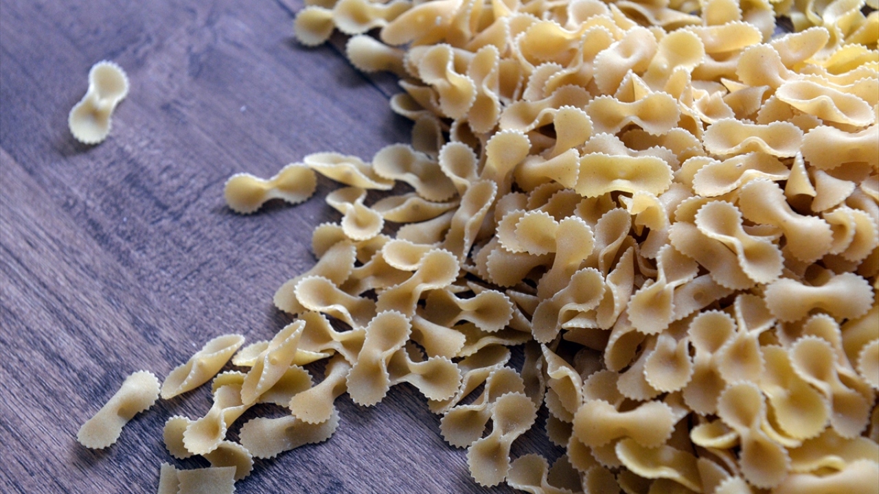 İhracatta Irak pazarının bu yıl kapandığını anımsatan Külahçıoğlu, farklı pazarlara ulaşılarak buradaki kaybın telafi edildiğini ve geçen yılın 10 ayına göre dış satımda yüzde 8,63`lük bir artış elde edildiğini belirtti.