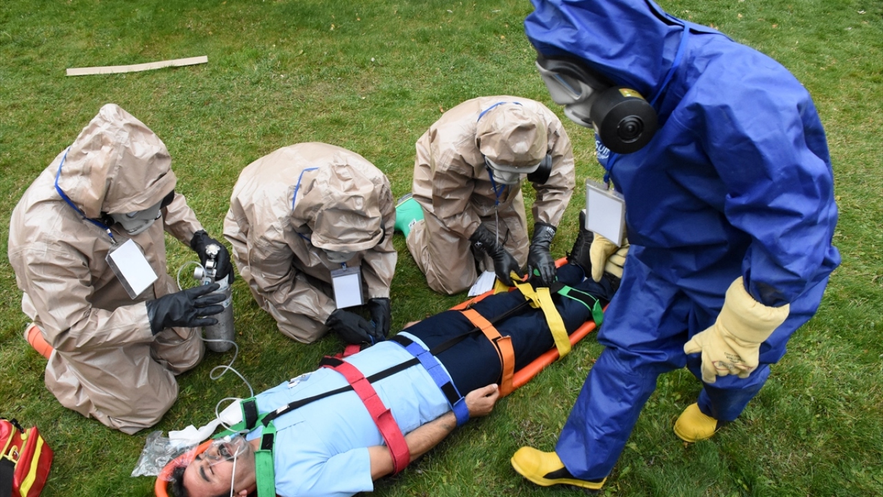 Yaralılar daha sonra 112 Acil Servis ekiplerince Kayseri Şehir Hastanesine sevk edildi.