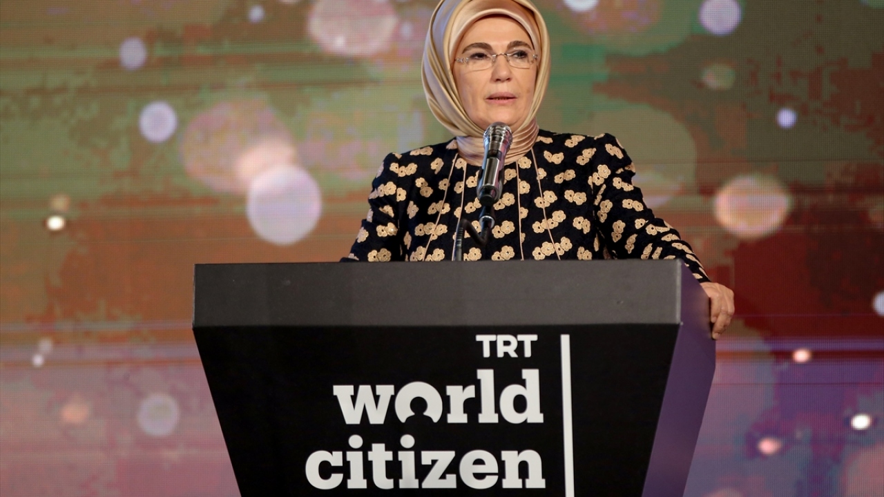 "En cömert ülke olmak, başkalarının dertleriyle dertlenmektir"