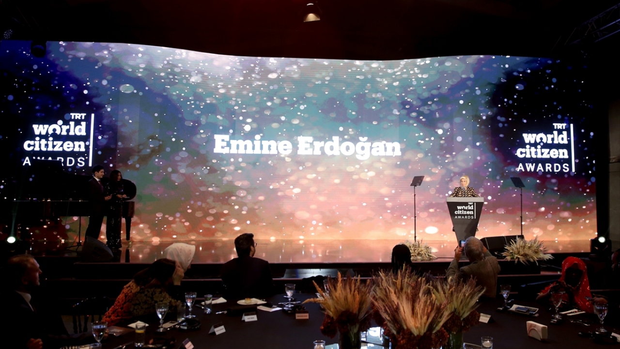 "Masumların gözyaşlarını silmek, dünyanın en paha biçilmez eylemidir"