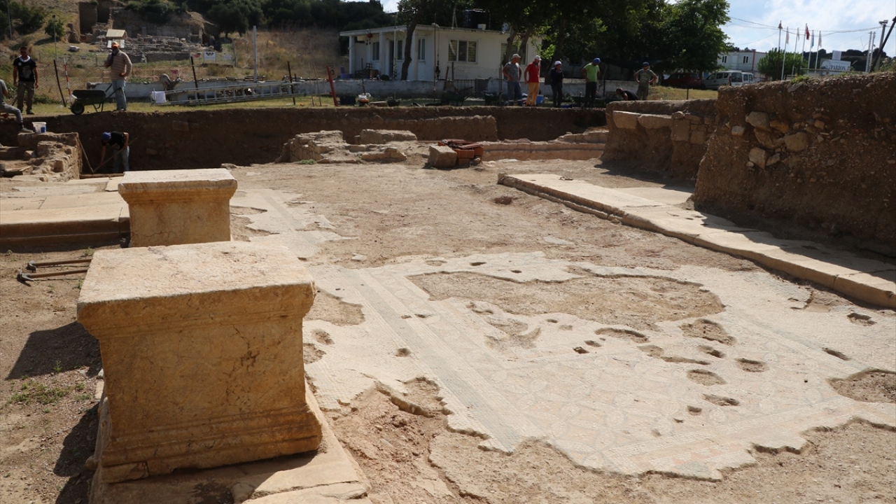 Antik kentin ziyaretçi sayısının son 2-3 yılda belirgin şekilde arttığını vurgulayan Keleş, İÇDAŞ AŞ`nin 2008`de başlayan sponsorluğunun 10 yıl daha süreceğini aktardı.