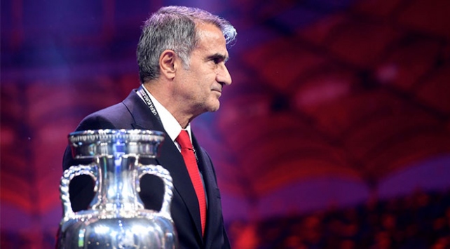 Şenol Güneş: Açılış maçında Türk futbolunun gücünü göstereceğiz