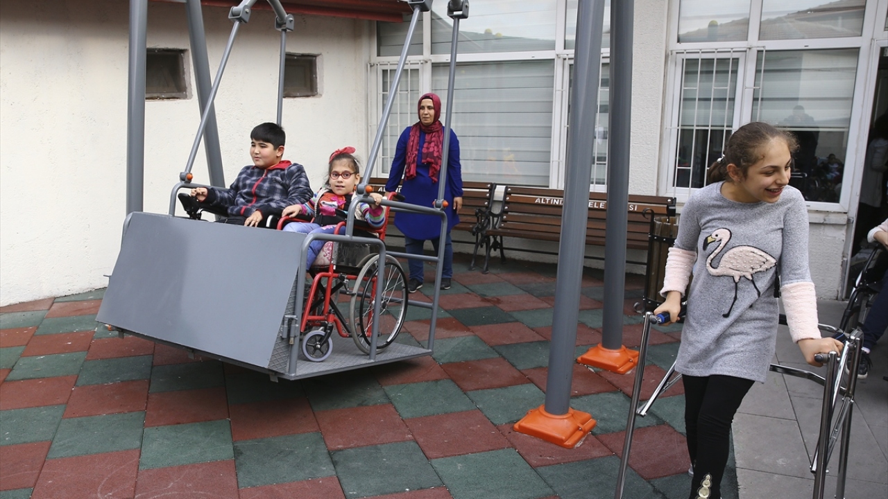 Pehlivan, öğrencilerin parktan duyduğu memnuniyetin kendilerini de mutlu ettiğini dile getirerek, 