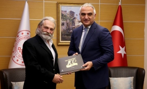 Bakan Ersoy, Haluk Bilginer ile bir araya geldi