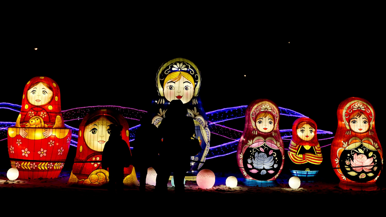 Çin geleneklerini modern teknoloji ile birleştirdiği festivalde 40 dan fazla sanatçının eseri yer aldı.