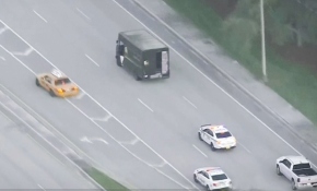 ABD'de hırsız-polis kovalamacası kameralara yansıdı