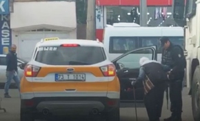 Cizre'de polis ve taksi şoföründen örnek davranış