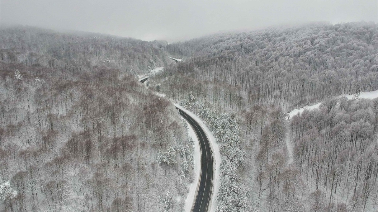 Beyaza bürünen bölge, drone ile havadan görüntülendi.