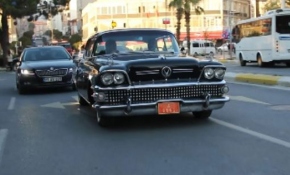 Adnan Menderes'in makam aracı memleketinde sergilenecek