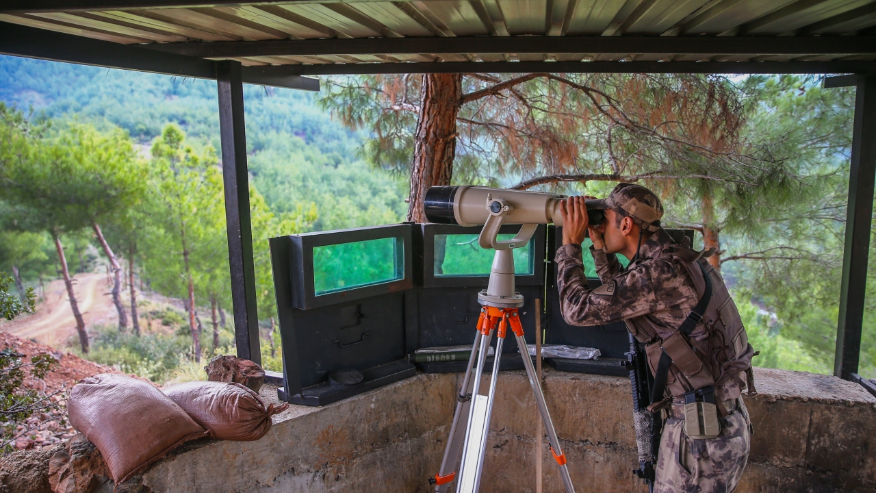 Kentin emniyetini sağlamak adına 24 saat esasına göre çalışmalarının sürdüğünü anlatan Okumuş, şöyle konuştu: