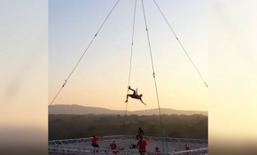 Basketbol grubundan tehlikeli trampolin gösterisi