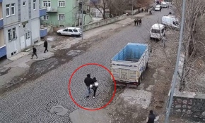 Liseli kız kaçırılmaktan son anda kurtuldu