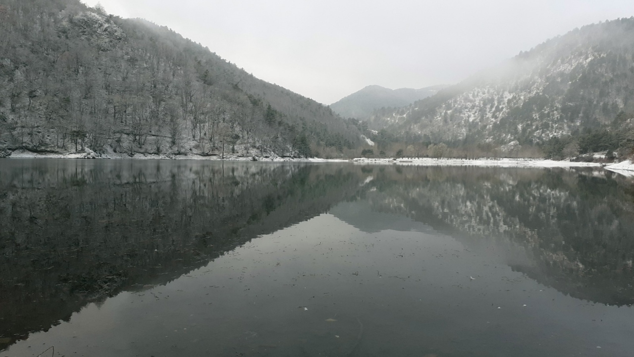 Boraboy Doğa ve Tabiat Parkına yağan kar birbirinden güzel görüntülerin oluşmasını sağladı. 