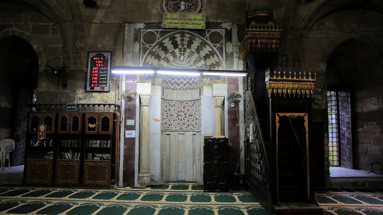 Cami külliyesinde yer alan hamam, Mısır Kültür Bakanlığı tarafından başlatılan restorasyon çalışmaları devam ettiği için ziyarete kapalı.