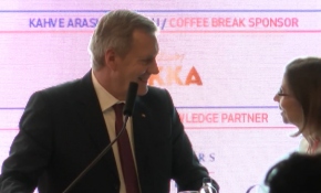 Eski Almanya Cumhurbaşkanı, tercüman olmadığı için konuşma yapmadı